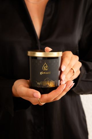 ✨🍊 Sladko-svieži výbuch luxusu a jedinečnosti v kombinácii vanilky a mandarínky. EXCLUSIVE GOLD — sviečka, ktorá zahreje...